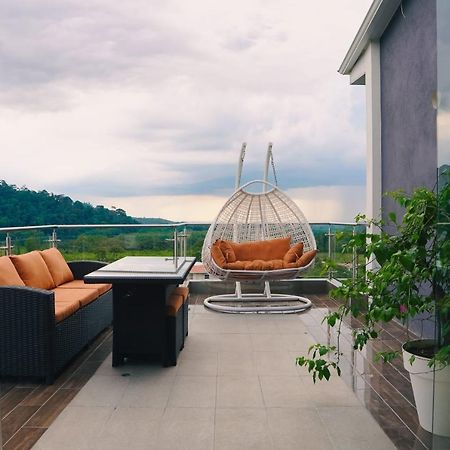 The View Hotel Cumanda  Екстериор снимка